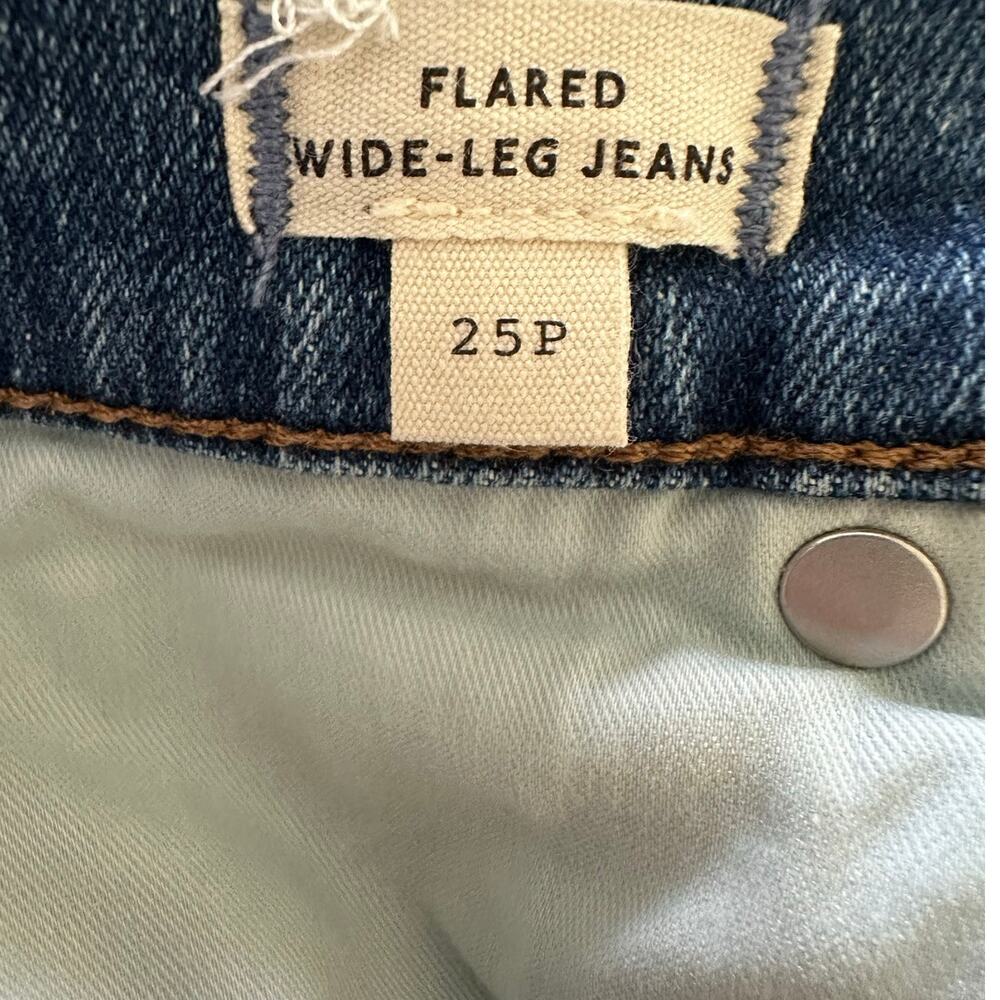 Madewell Petite Flared Wide-Leg Crop Jeans $148
Oneida Wash Super Stretch - Picture 10 of 12